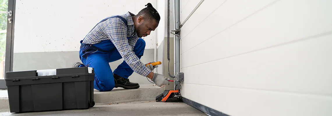 Repair Garage Door Not Closing But Light Flashing in Kankakee, IL